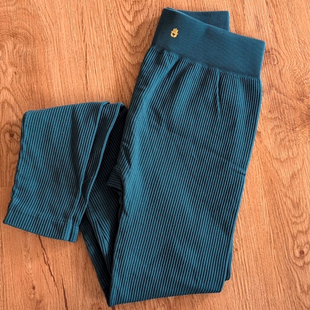 Spiritual Gangster ribbed leggings